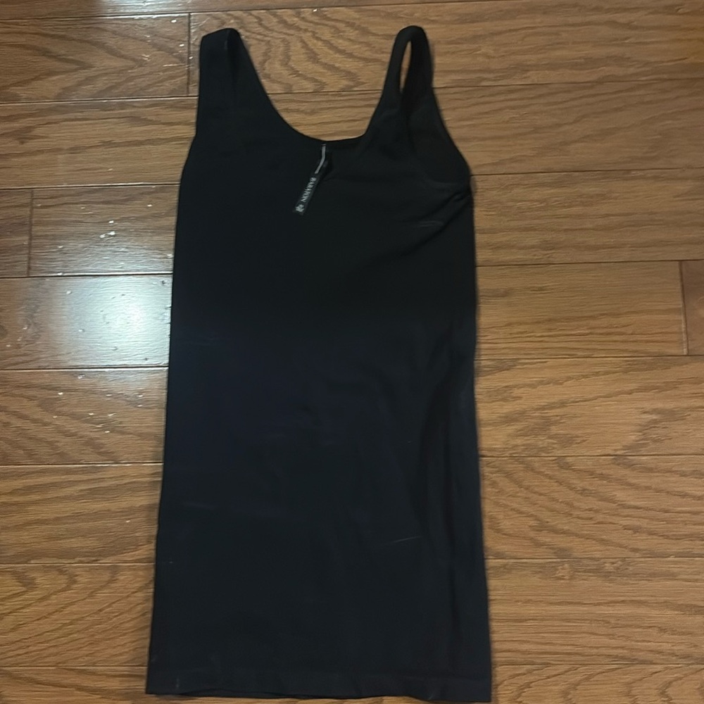 Aritzia Babaton Bowie Tank Top Black Seamless Sleeveless Contour Size XS
